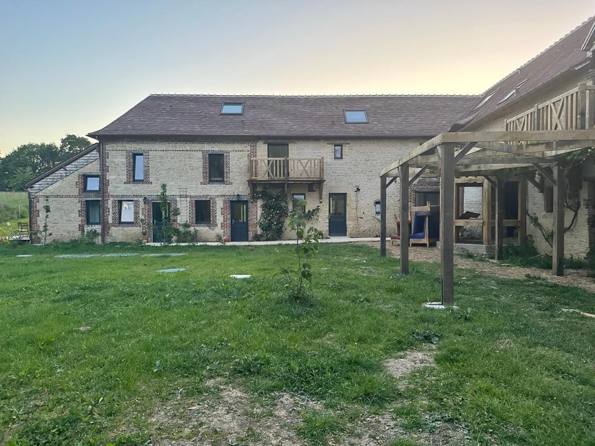 Gite Confortable Au Milieu Des Pres - La Ferme De Montigny Neauphe-Sur-Dive Екстер'єр фото